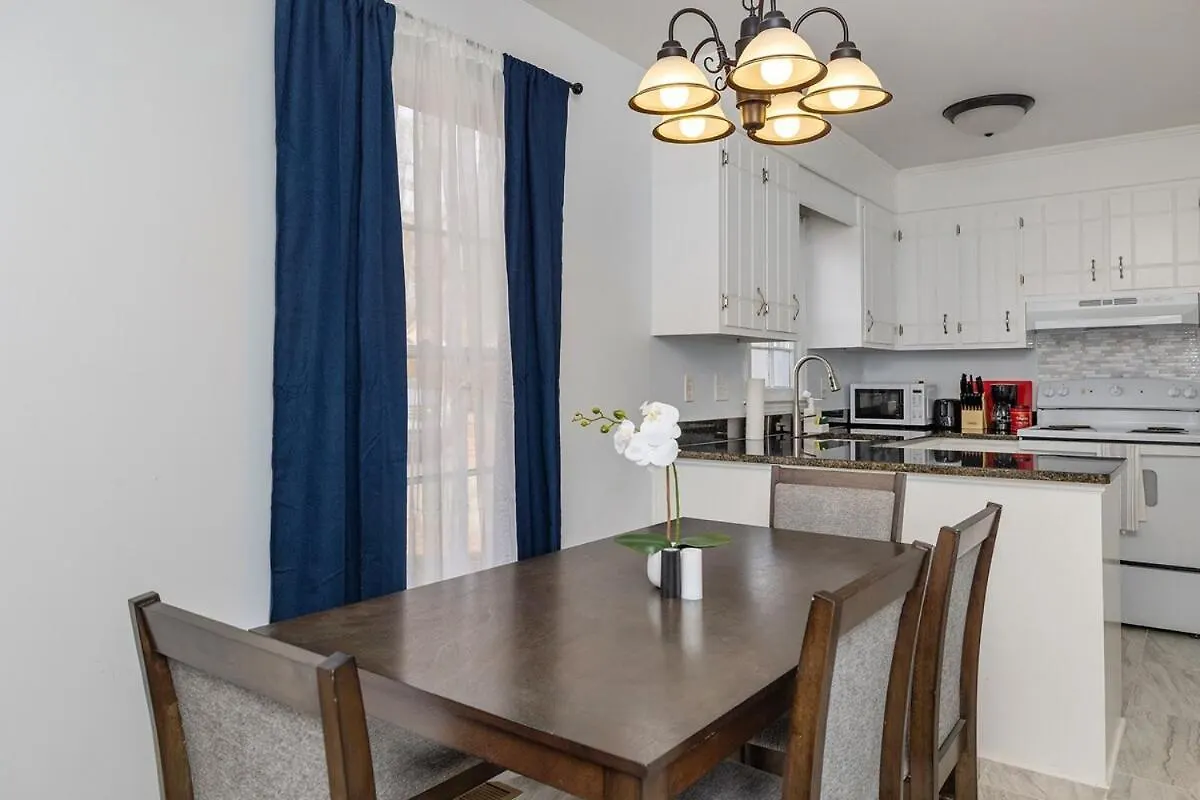 New! Special Rate For First Bookings! 2 Bedroom Charlotte Nyaraló